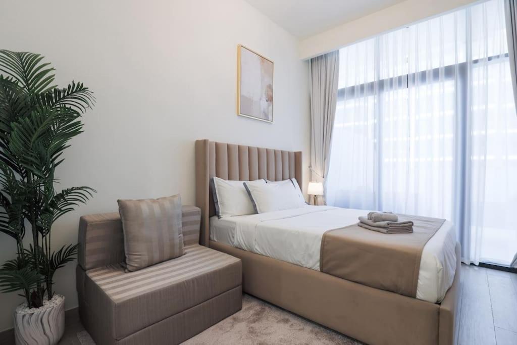 Stylish Studio In Azizi Riviera Apartment Dubai Bagian luar foto